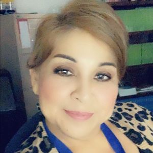 Meet your Posher, Denise